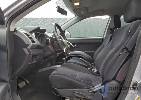 2011 Mitsubishi Outlander Es z USA, uszkodzony, nr VIN JA4AS2AW6BU014701